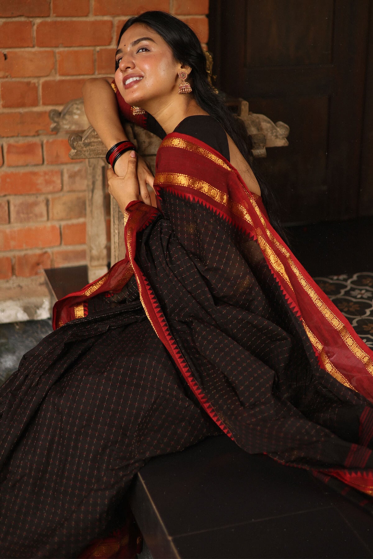 Classic Black Cotton Silk Saree With Ethnic Blouse Piece