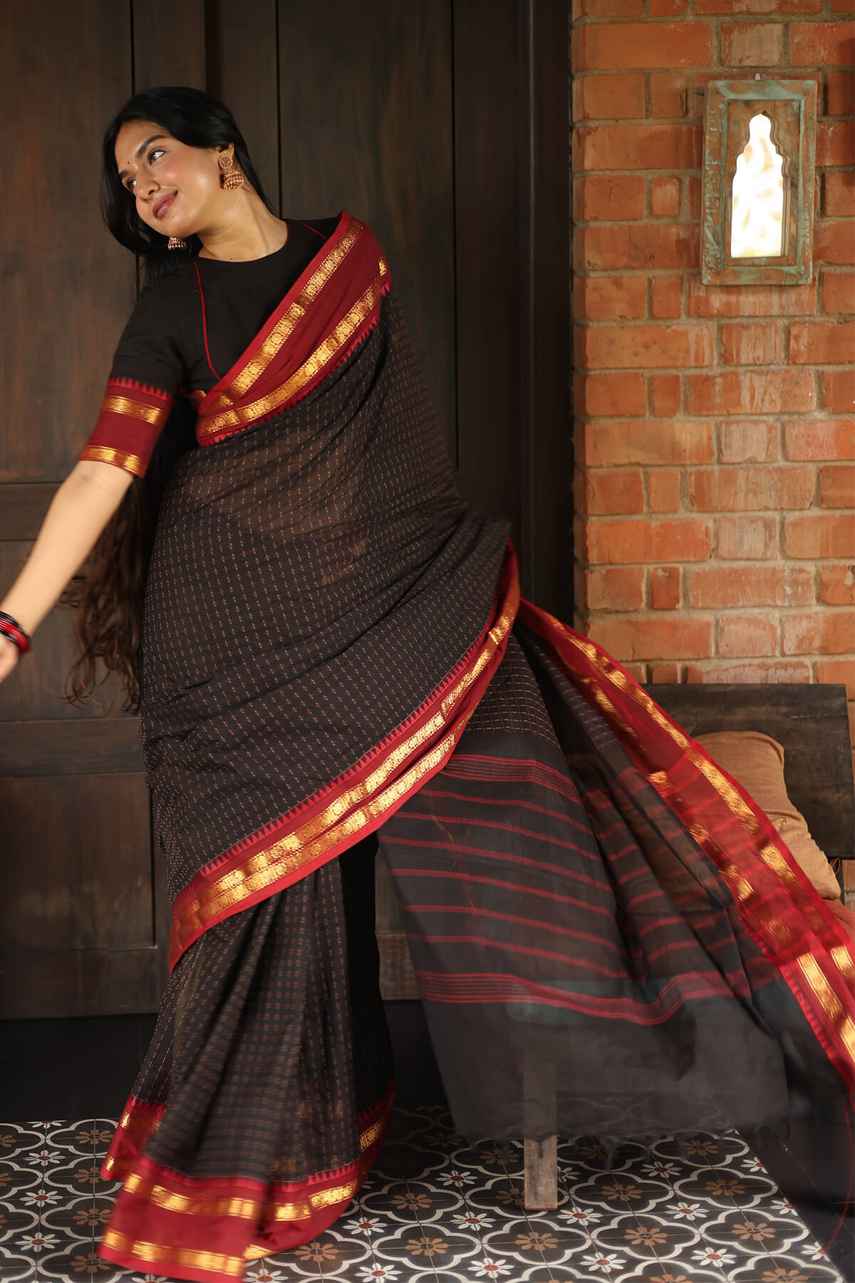 Classic Black Cotton Silk Saree With Ethnic Blouse Piece