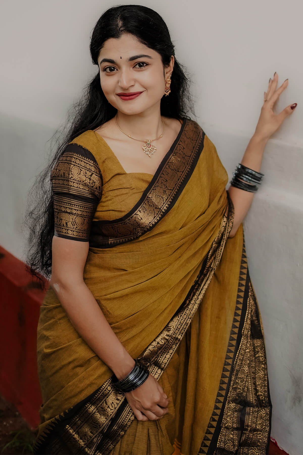 Arresting Mustard Cotton Silk Saree With Excellent Blouse Piece