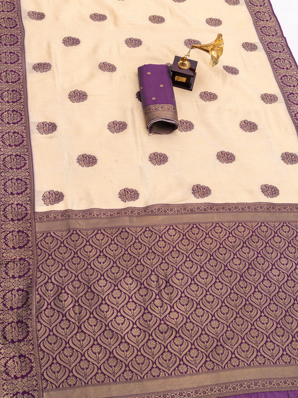Beleaguer Beige Pure Banarasi Silk Saree With Felicitous Blouse Piece