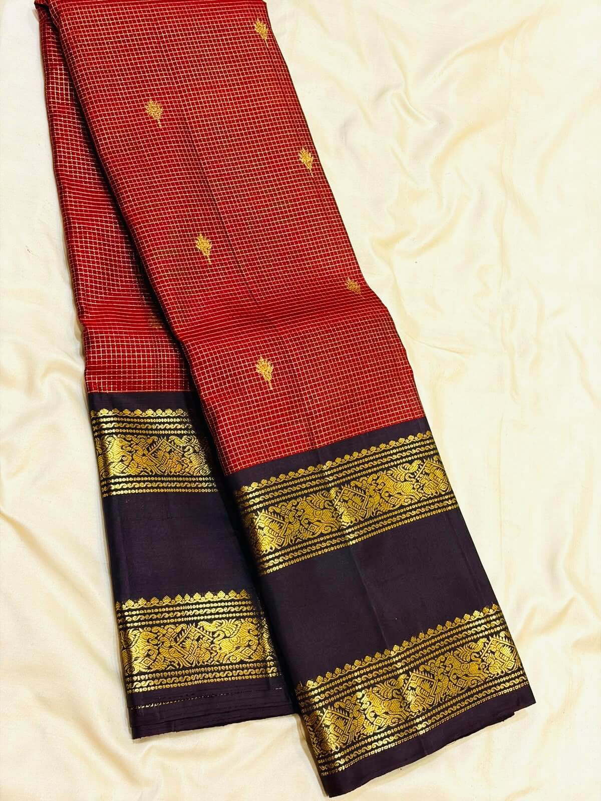 Forbearance Red Soft Silk Saree With Rhapsody Blouse Piece