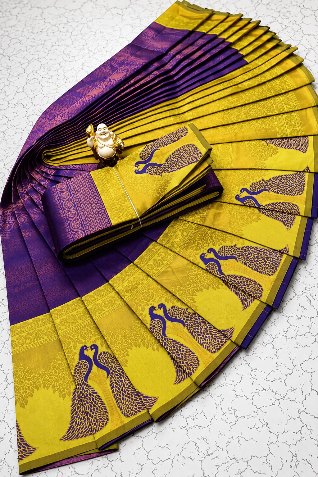 Magnetic Purple Pure Banarasi Silk Saree With Unequalled Blouse Piece