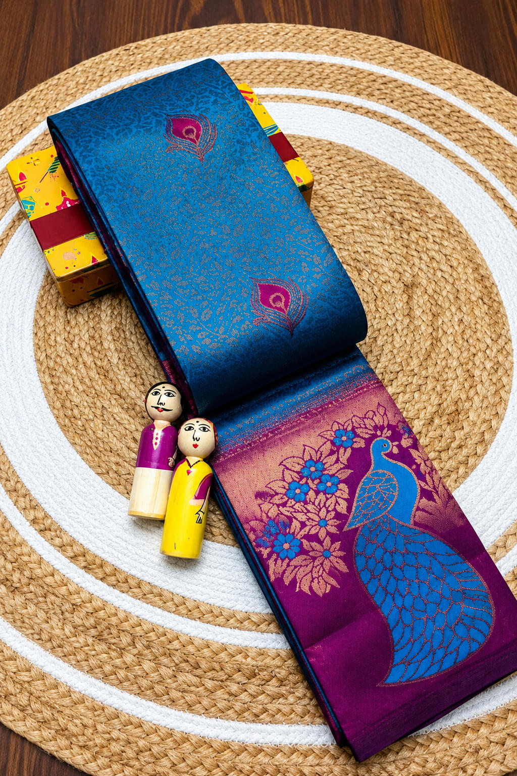 Gratifying Rama Pure Banarasi Silk Saree With Prominent Blouse Piece