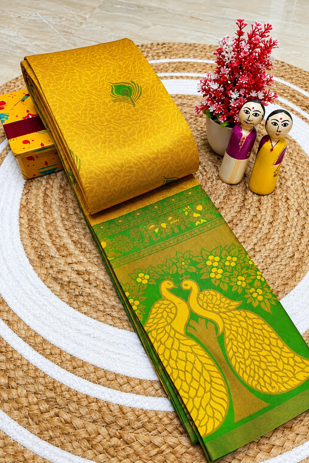 Exquisite Yellow Pure Banarasi Silk Saree With Conflate Blouse Piece
