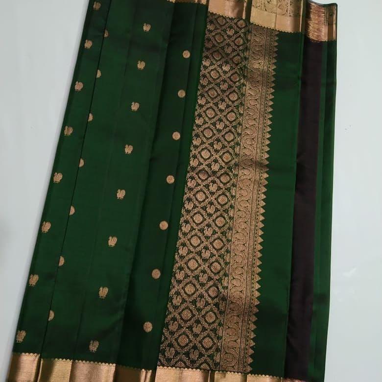 Desirable Dark Green Soft Silk Saree With Beautiful Blouse Piece