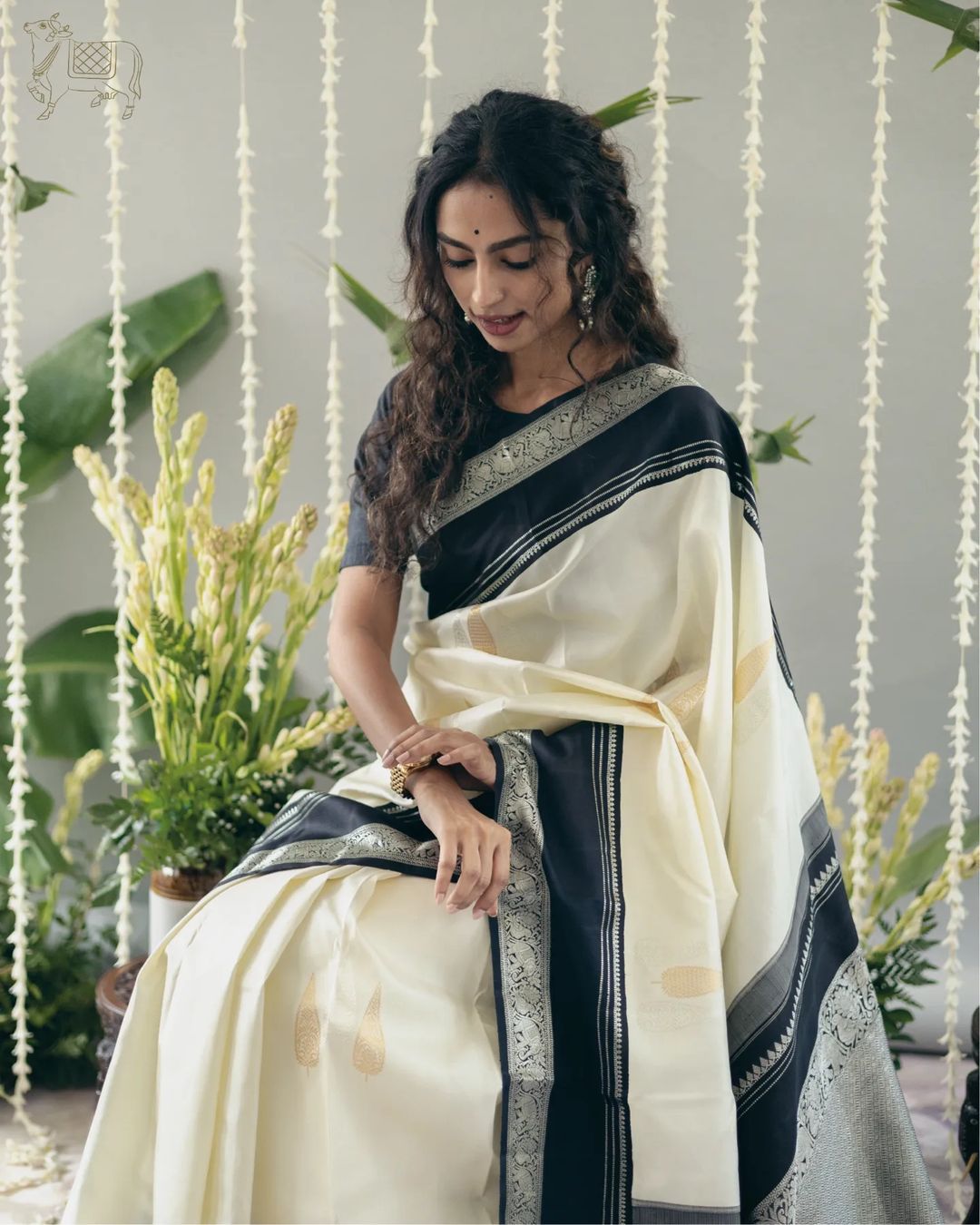 Adorable Off White Soft Silk Saree With Flameboyant Blouse Piece