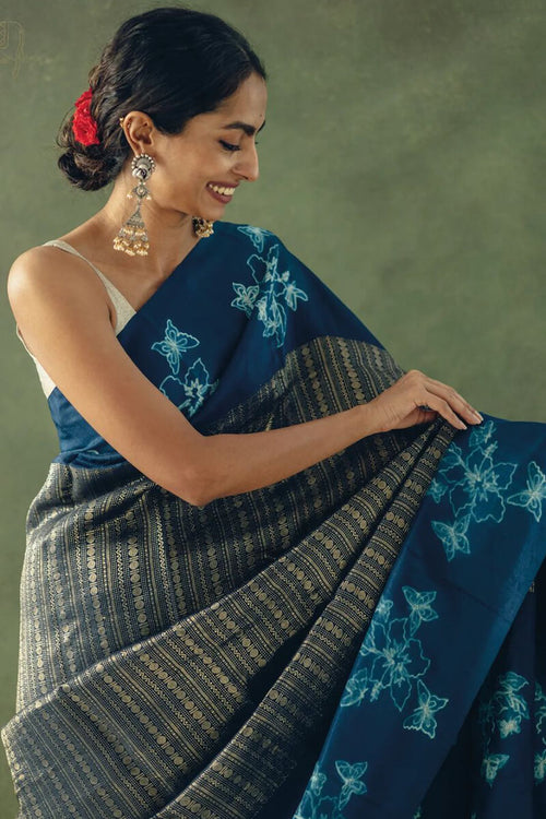 Load image into Gallery viewer, Ravishing Blue Soft Silk Saree With Angelic Blouse Piece
