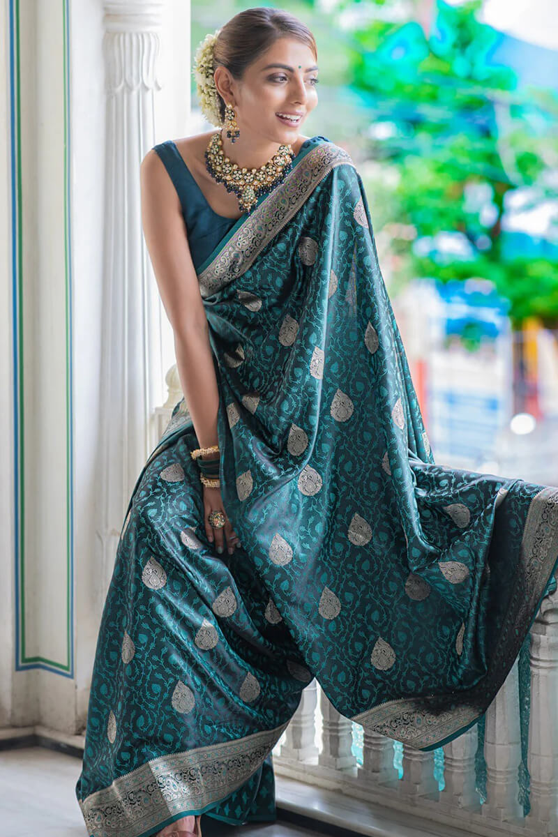 Chatoyant Rama Soft Silk Saree With Gossamer Blouse Piece