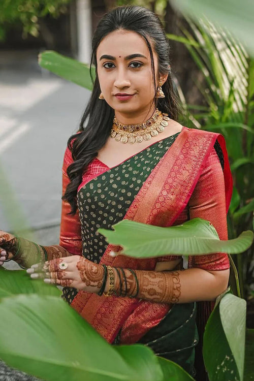 Load image into Gallery viewer, Conflate Dark Green Soft Silk Saree With Majesty Blouse Piece
