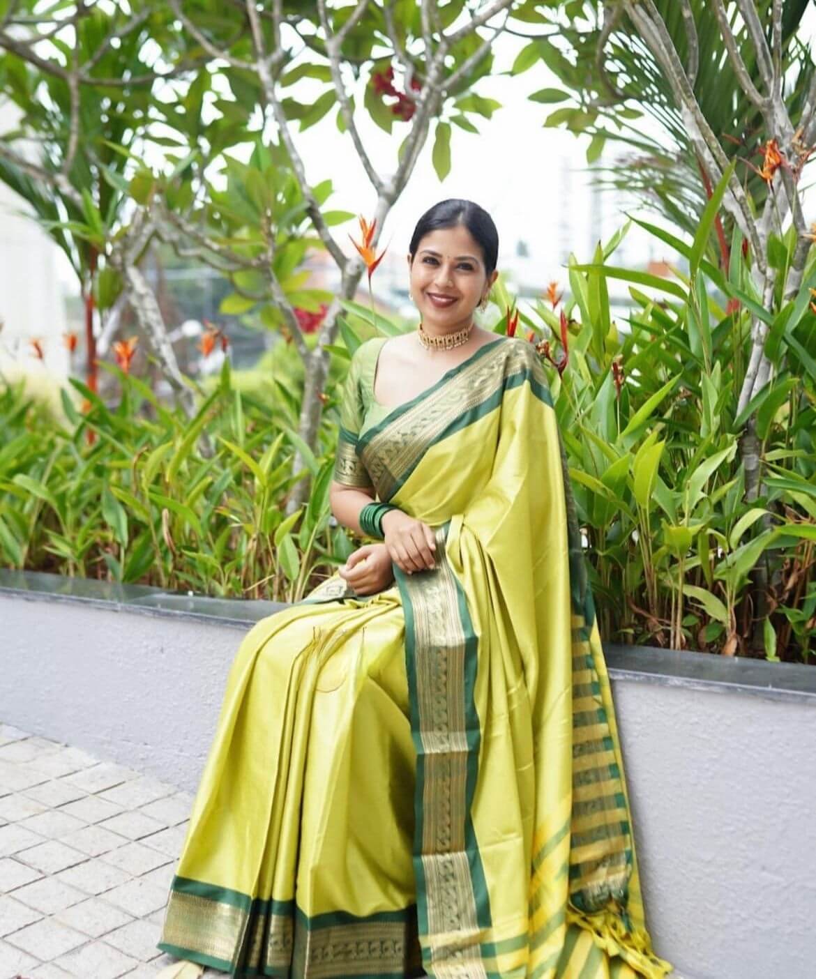 Evanescent Perrot Soft Silk Saree With Chatoyant Blouse Piece