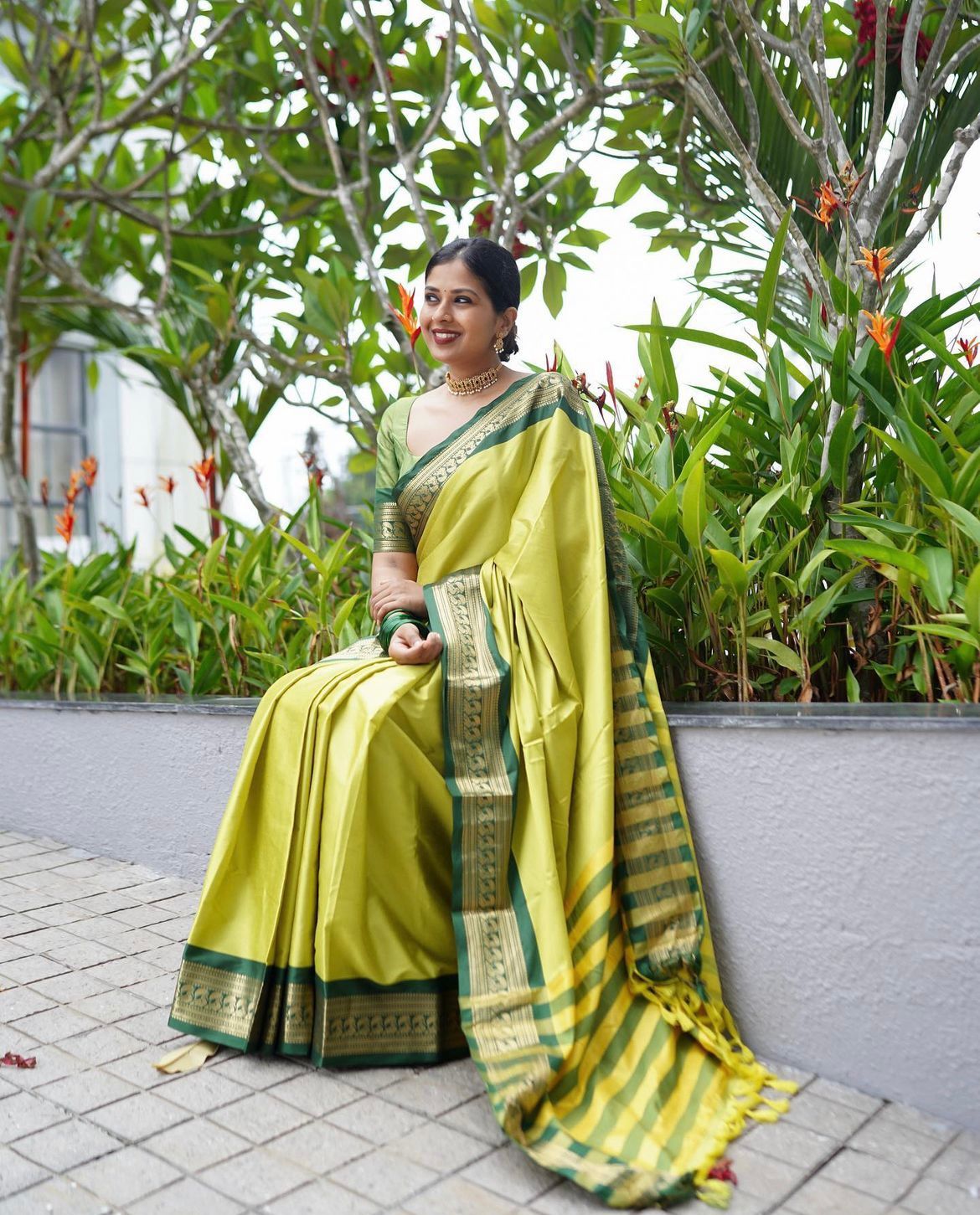 Evanescent Perrot Soft Silk Saree With Chatoyant Blouse Piece