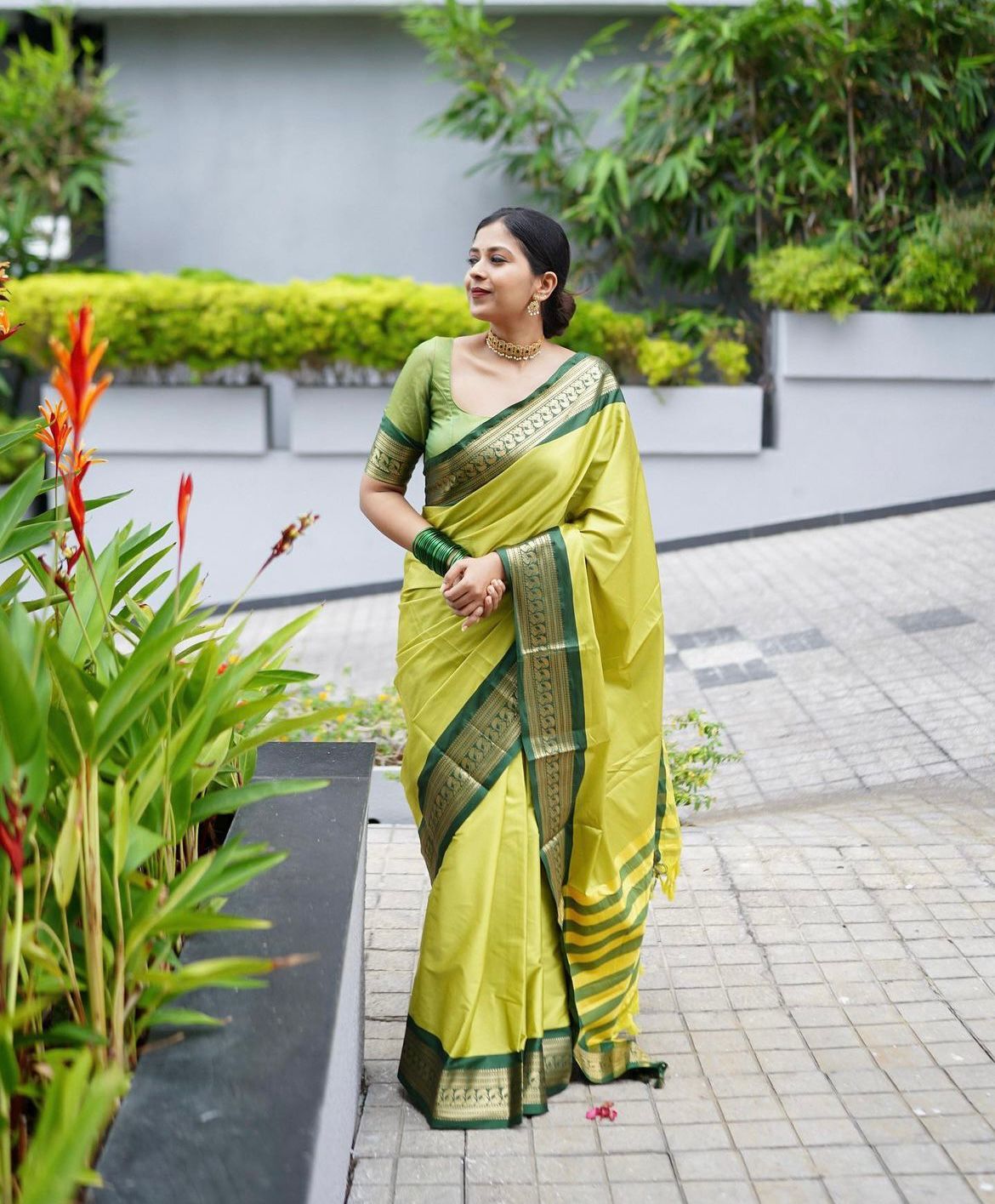 Evanescent Perrot Soft Silk Saree With Chatoyant Blouse Piece