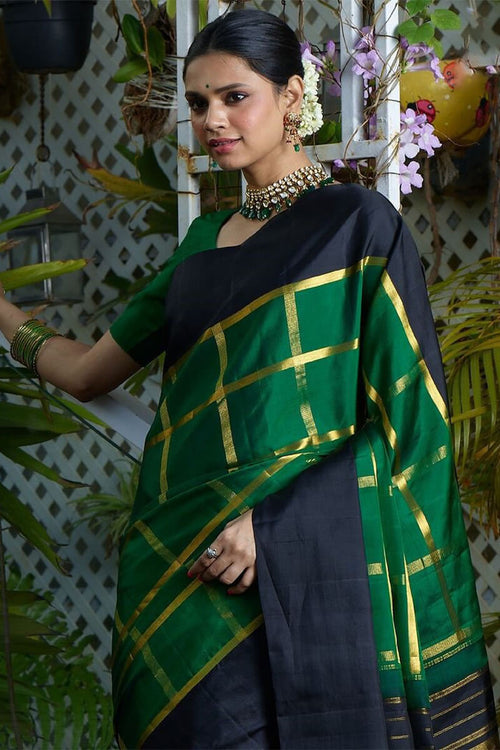 Load image into Gallery viewer, Alluring Dark Green Soft Silk Saree With Entrancing Blouse Piece
