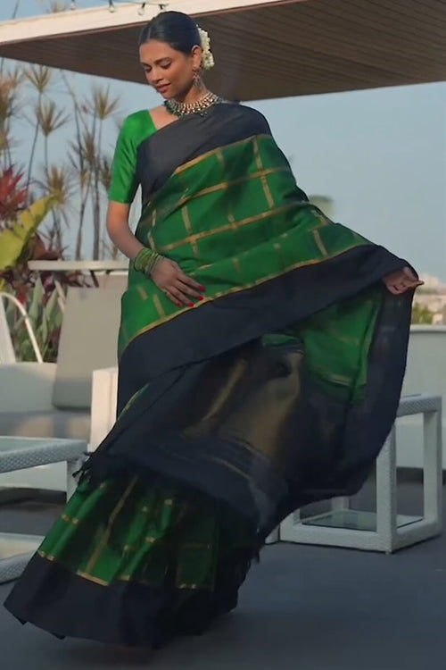 Load image into Gallery viewer, Alluring Dark Green Soft Silk Saree With Entrancing Blouse Piece
