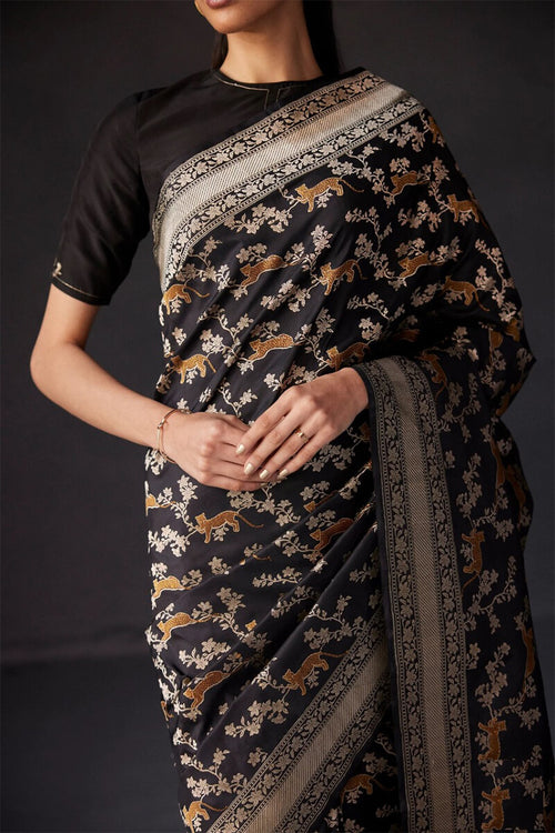 Load image into Gallery viewer, Glowing Black Soft Silk Saree With Delightful Blouse Piece
