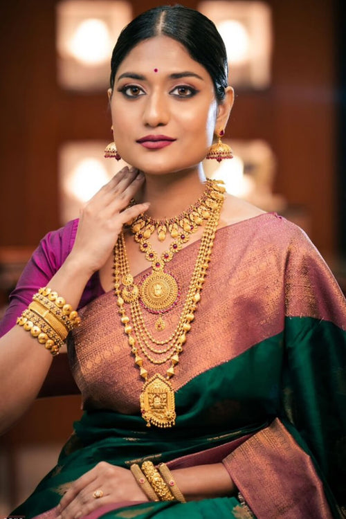 Load image into Gallery viewer, Forbearance Dark Green Soft Silk Saree With Imaginative Blouse Piece
