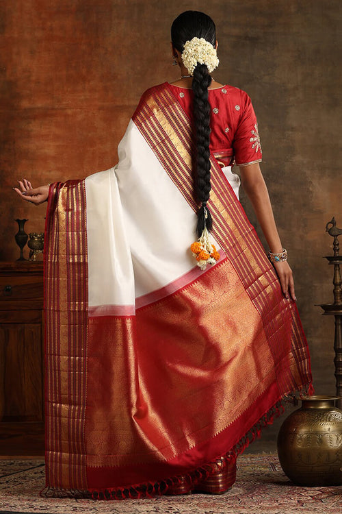 Load image into Gallery viewer, Magnetic Off White Soft Silk Saree With Luxuriant Blouse Piece
