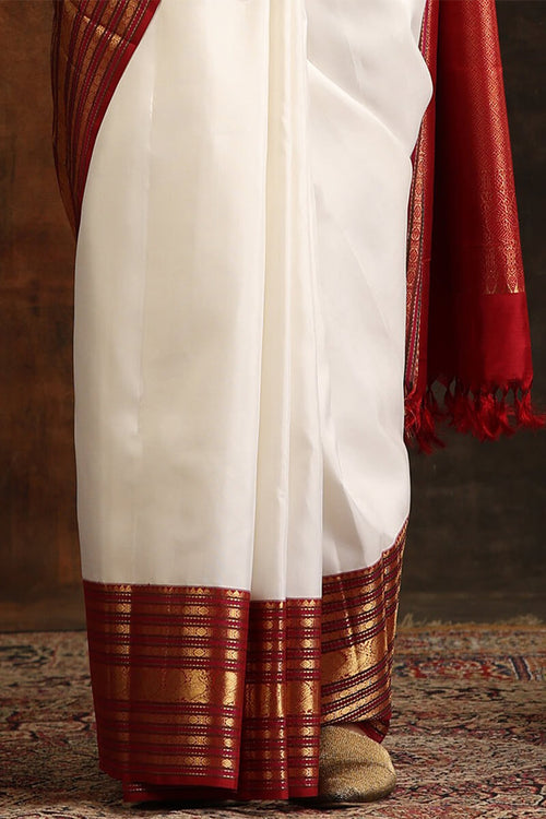 Load image into Gallery viewer, Magnetic Off White Soft Silk Saree With Luxuriant Blouse Piece
