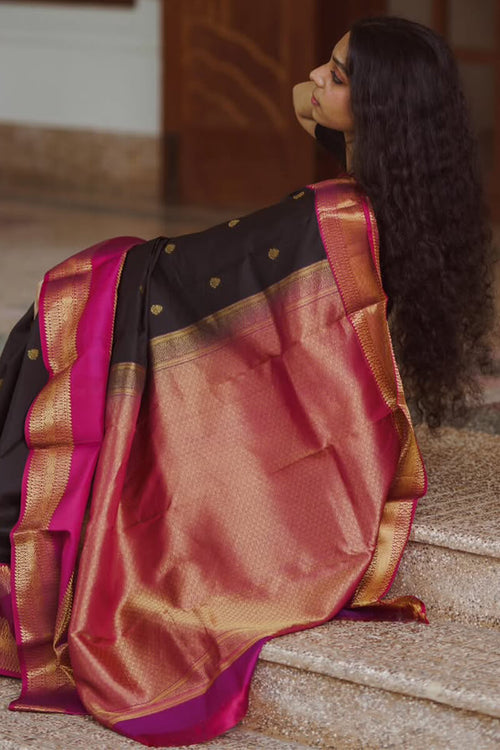 Load image into Gallery viewer, Evocative Black Soft Silk Saree With Brood Blouse Piece
