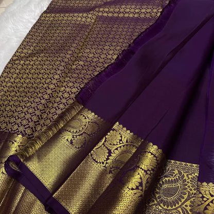 Luxuriant Purple Soft Banarasi Silk Saree With Resplendent  Blouse Piece