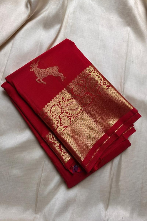 Load image into Gallery viewer, Assemblage Red Soft Banarasi Silk Saree With Delightful Blouse Piece
