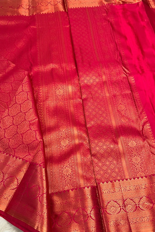 Load image into Gallery viewer, Scintilla Dark Pink Soft Banarasi Silk Saree With Panoply Blouse Piece
