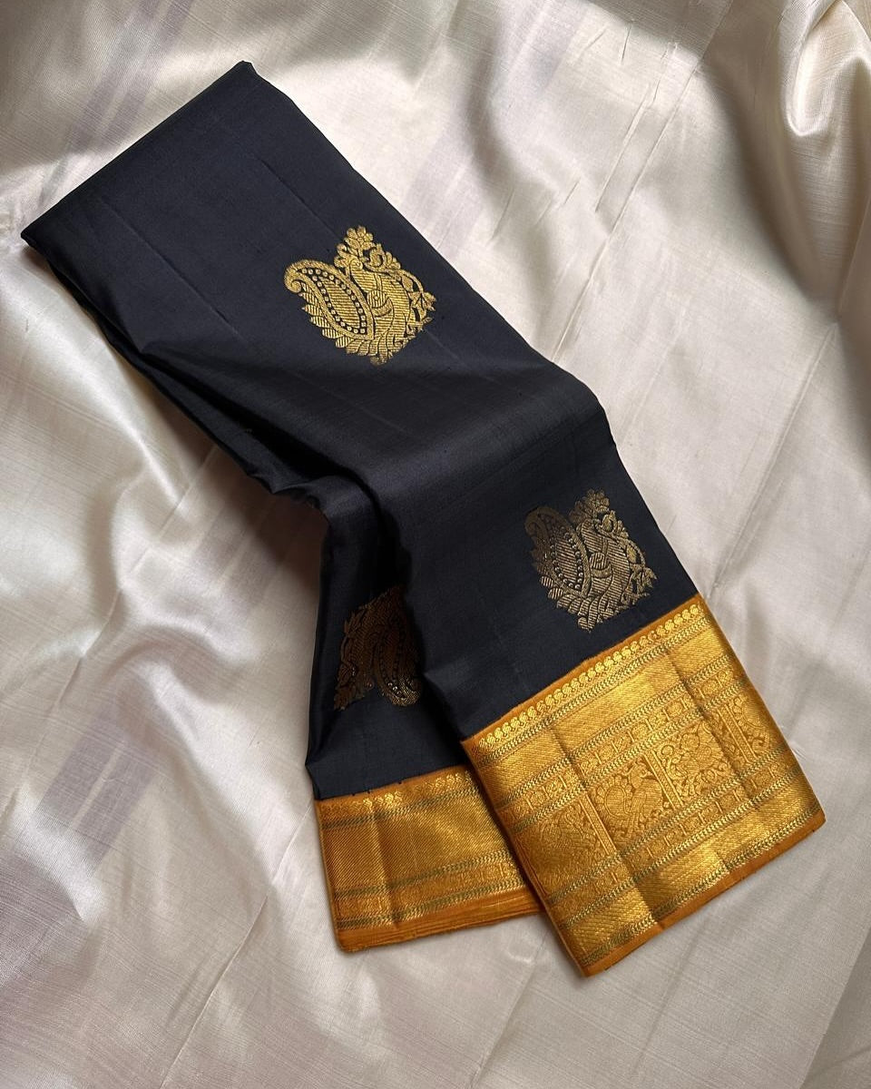 Gorgeous Black Soft Silk Saree With Beautiful Blouse Piece