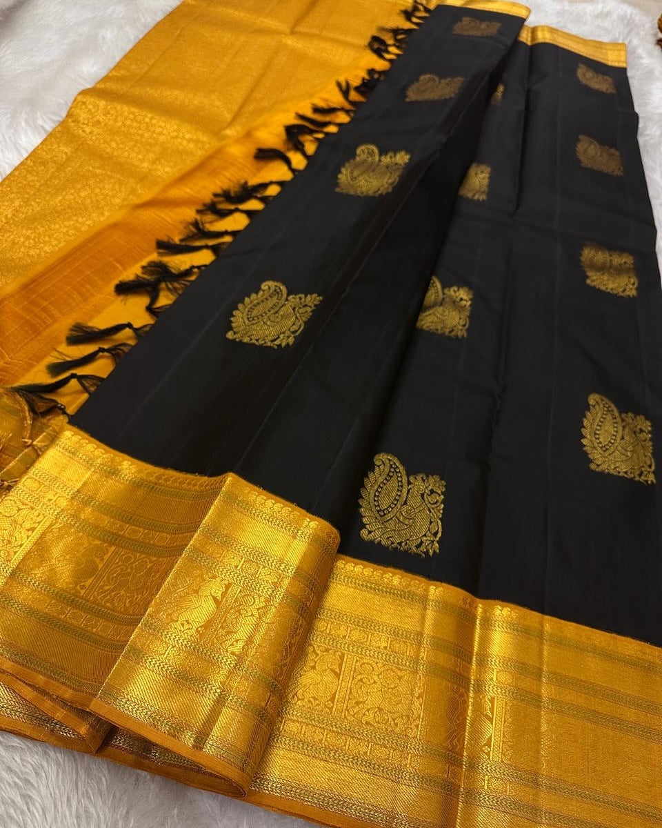 Gorgeous Black Soft Silk Saree With Beautiful Blouse Piece