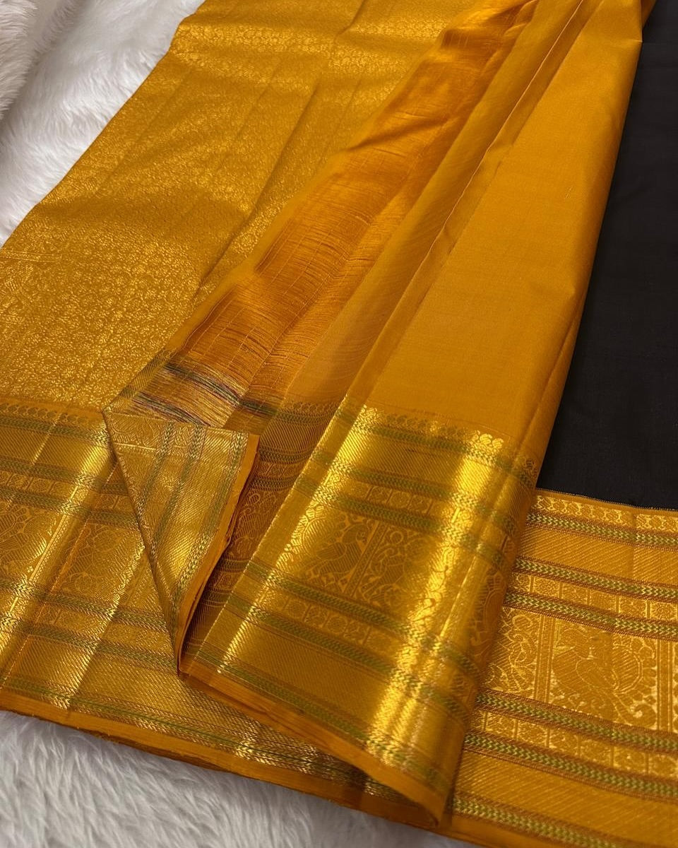 Gorgeous Black Soft Silk Saree With Beautiful Blouse Piece