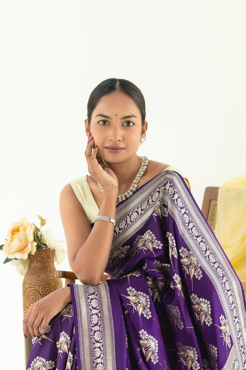 Load image into Gallery viewer, Refreshing Purple Soft Silk Saree With Pretty Blouse Piece
