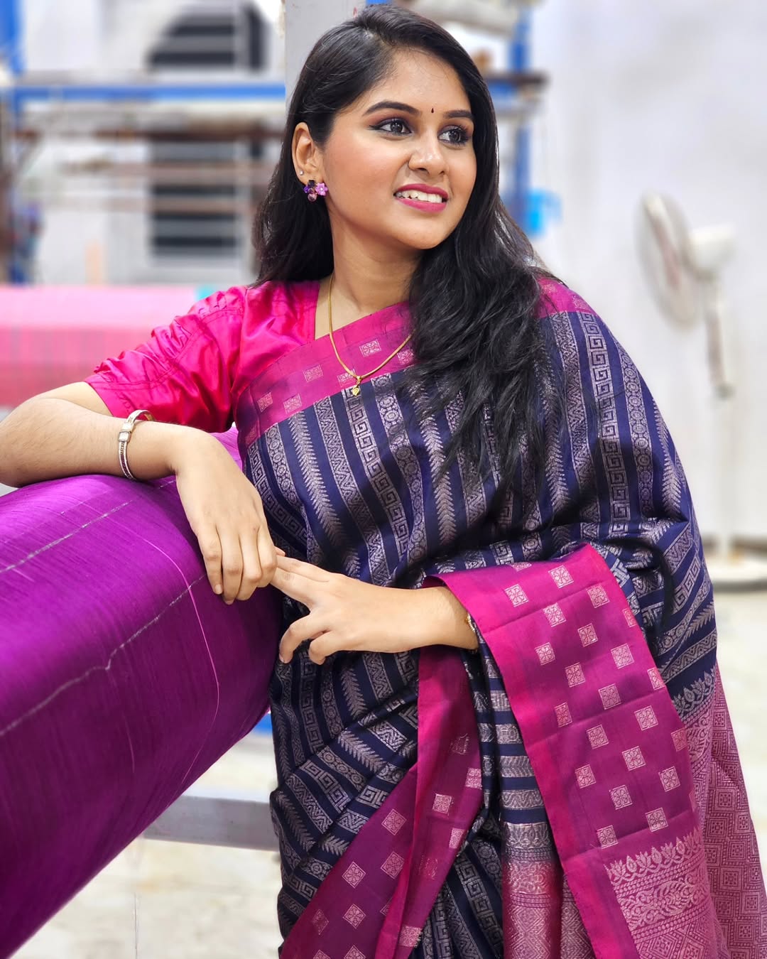 Refreshing Navy Blue Soft Silk Saree With Hypnotic Blouse Piece