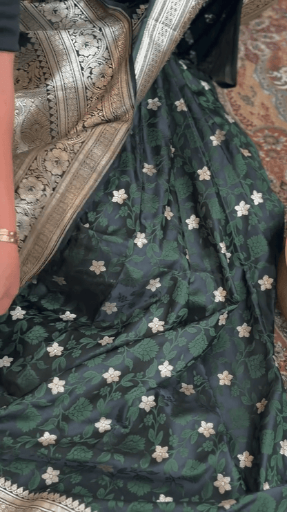 Ratatouille Dark Green Soft Silk Saree With Pulsating Blouse Piece