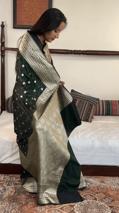 Ratatouille Dark Green Soft Silk Saree With Pulsating Blouse Piece
