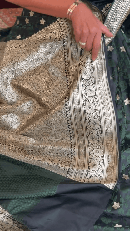 Ratatouille Dark Green Soft Silk Saree With Pulsating Blouse Piece