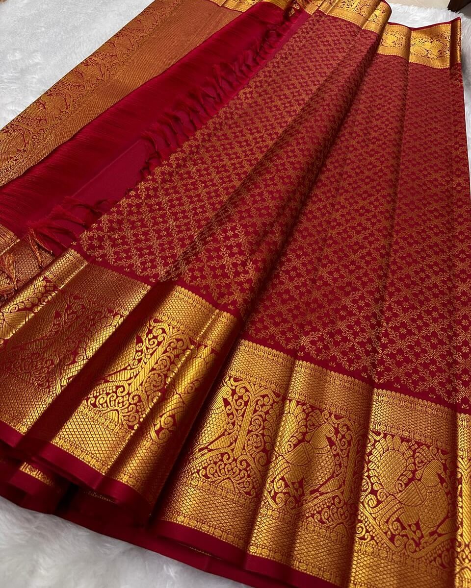 Sumptuous Red Soft Banarasi Silk Saree With Imaginative Blouse Piece