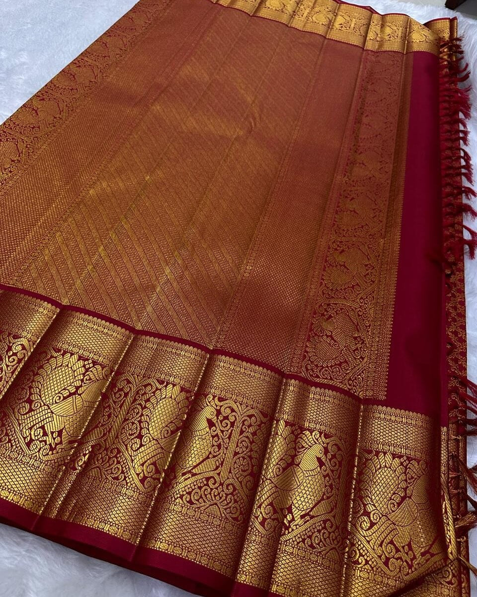 Sumptuous Red Soft Banarasi Silk Saree With Imaginative Blouse Piece
