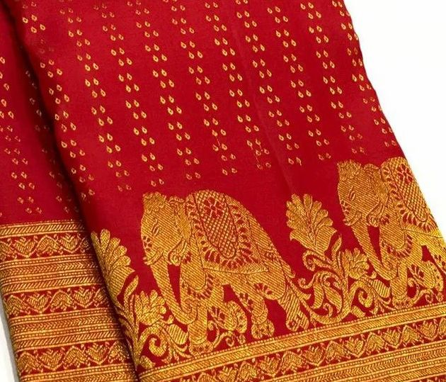 Desirable Red Soft Banarasi Silk Saree With Opulent Blouse Piece