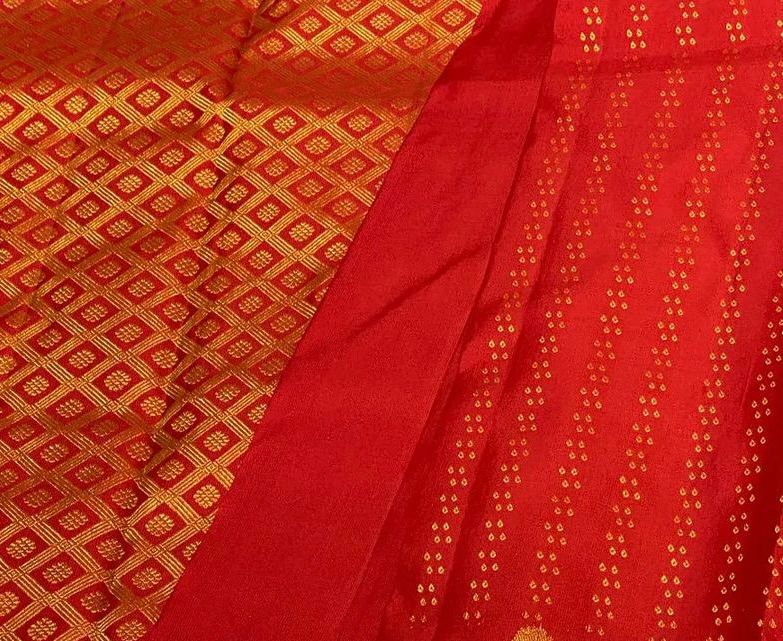 Desirable Red Soft Banarasi Silk Saree With Opulent Blouse Piece