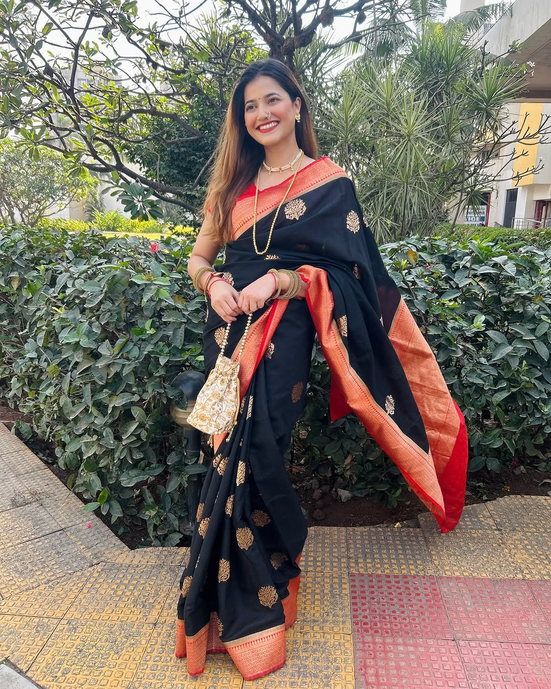 Lovely Black Soft Banarasi Silk Saree With Flattering Blouse Piece