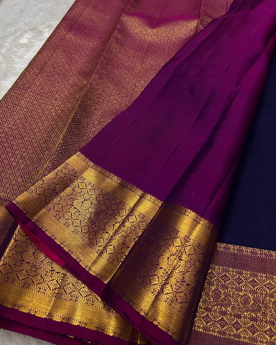 Capricious Pruple Soft Banarasi Silk Saree With Demanding Blouse Piece