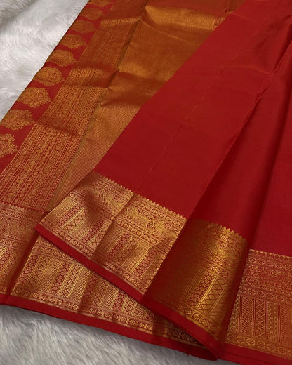 Enamoring Red Soft Banarasi Silk Saree With Magnetic Blouse Piece