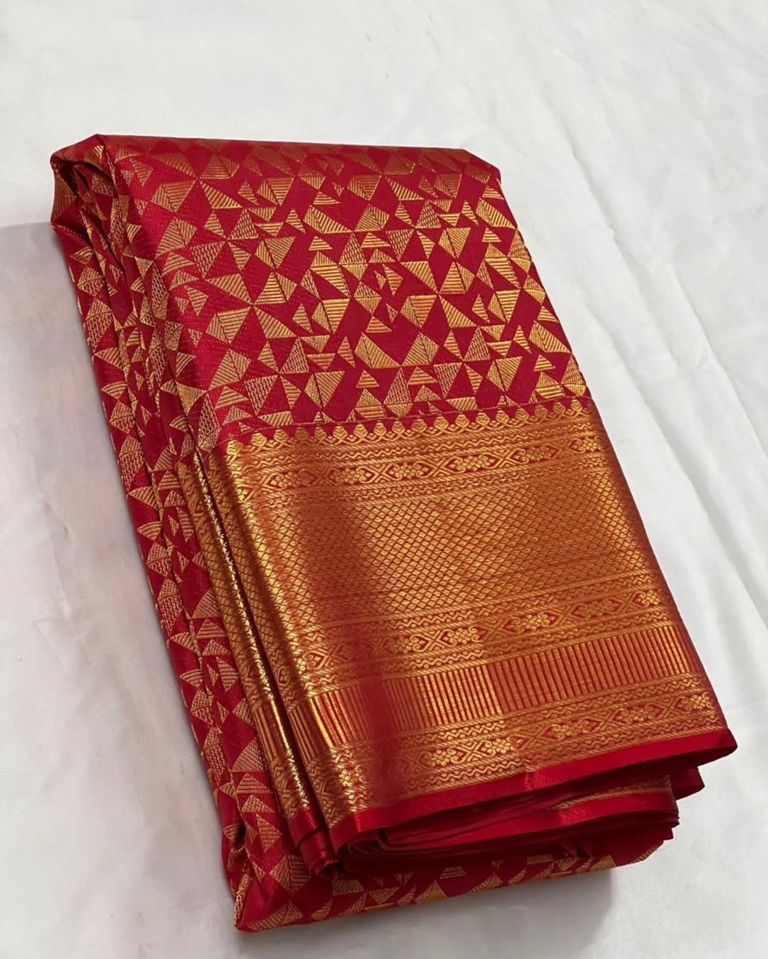 Captivating Red Soft Banarasi Silk Saree With Prodigal Blouse Piece