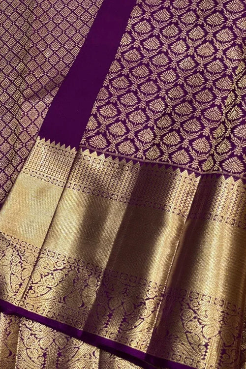 Load image into Gallery viewer, Resplendent Purple Soft Banarasi Silk Saree With Felicitous Blouse Piece
