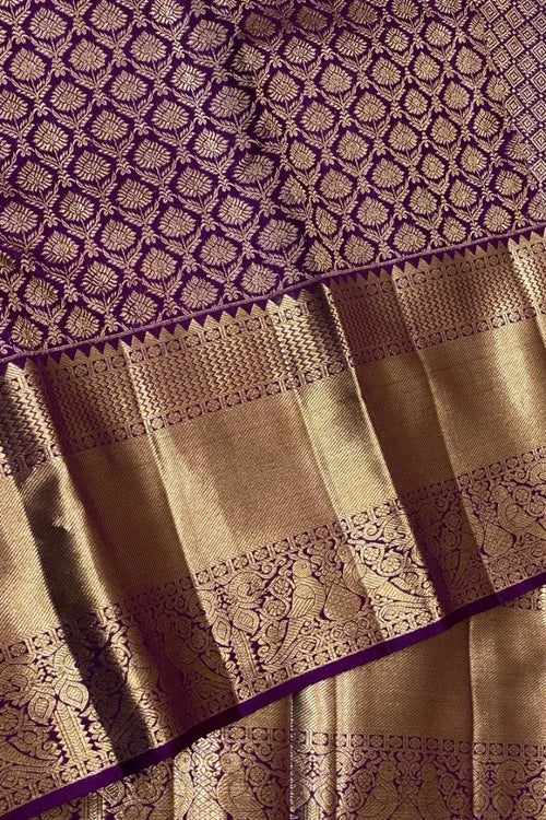 Load image into Gallery viewer, Resplendent Purple Soft Banarasi Silk Saree With Felicitous Blouse Piece

