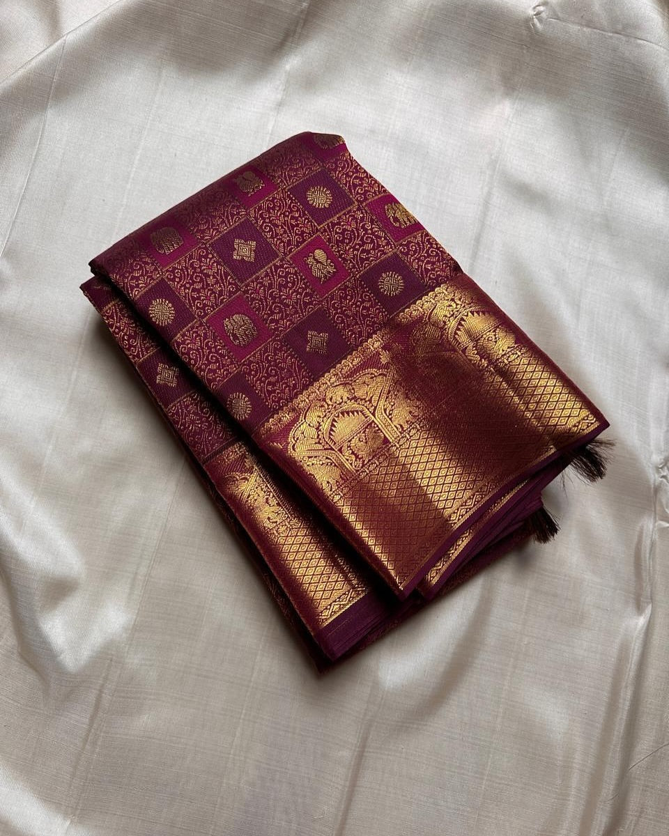 Prettiest Purple Soft Silk Saree With Improbable  Blouse Piece