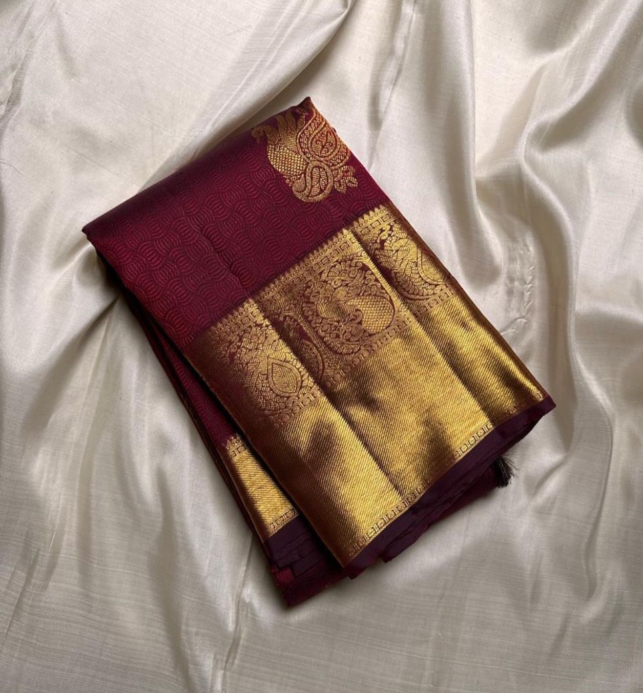 Tantalizing Maroon Soft Banarasi Silk Saree With Staring Blouse Piece