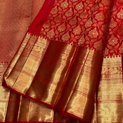 Improbable Red Soft Banarasi Silk Saree With Surpassing Blouse Piece