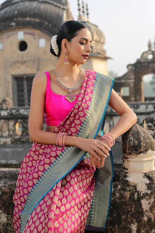 Load image into Gallery viewer, Mellifluous Dark Pink Soft Silk Saree With Seraglio Blouse Piece
