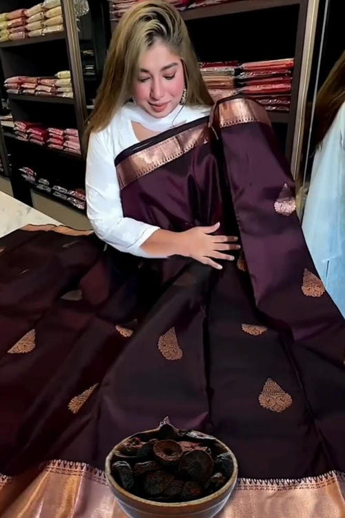 Load image into Gallery viewer, Trendy Purple Soft Banarasi Silk Saree With Forbearance Blouse Piece
