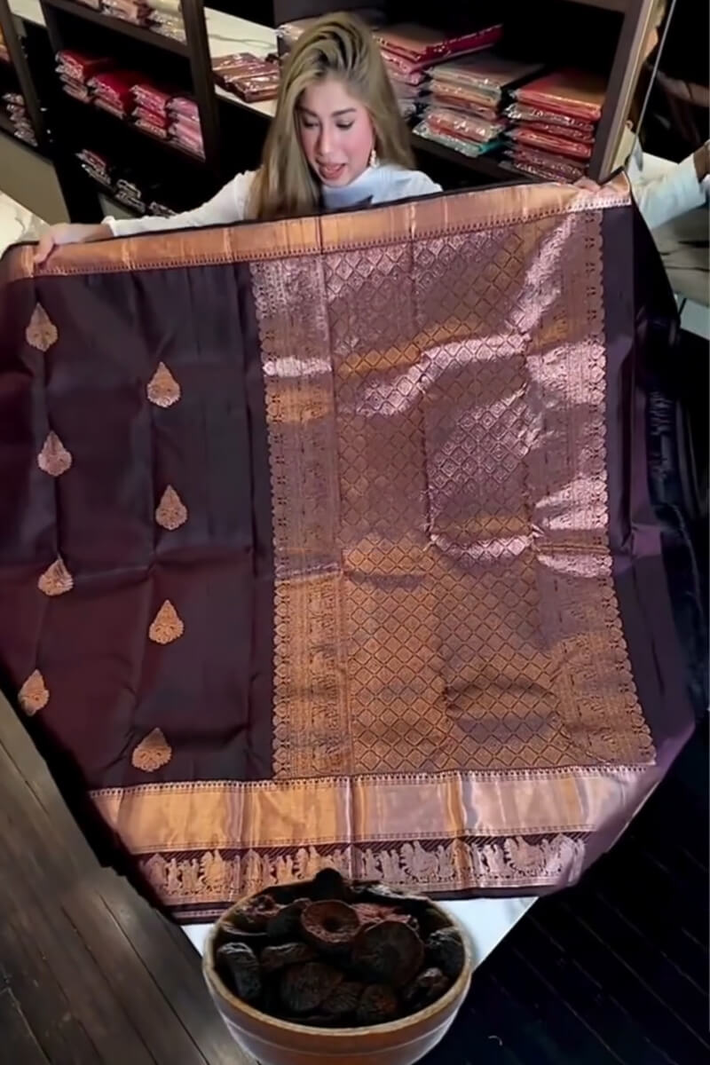 Trendy Purple Soft Banarasi Silk Saree With Forbearance Blouse Piece